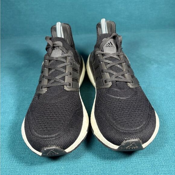 Size 7 - Women’s Adidas Ultraboost 21 Core Black shoes - Picture 5 of 9